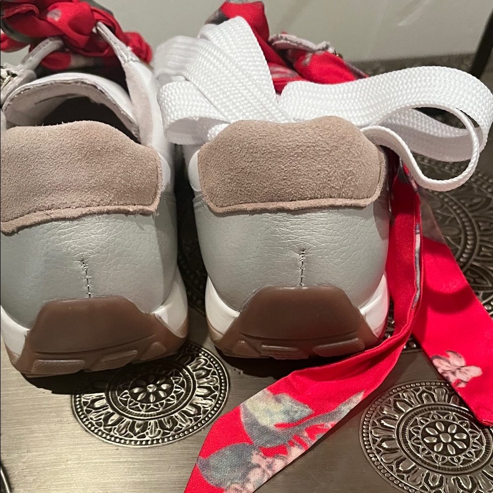 Ara White Sneakers with Pink Floral Laces - Picture 5 of 8